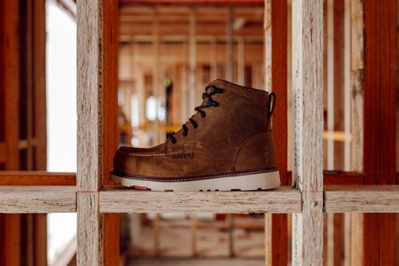 10000-001 Men's Brunt Marin Soft Toe