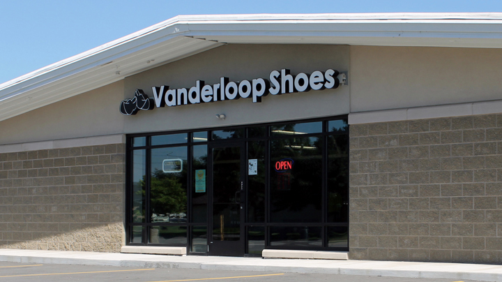 shoes store open near me